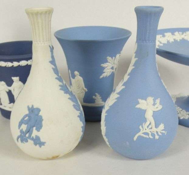 6 PIECES OF WEDGWOOD JASPER