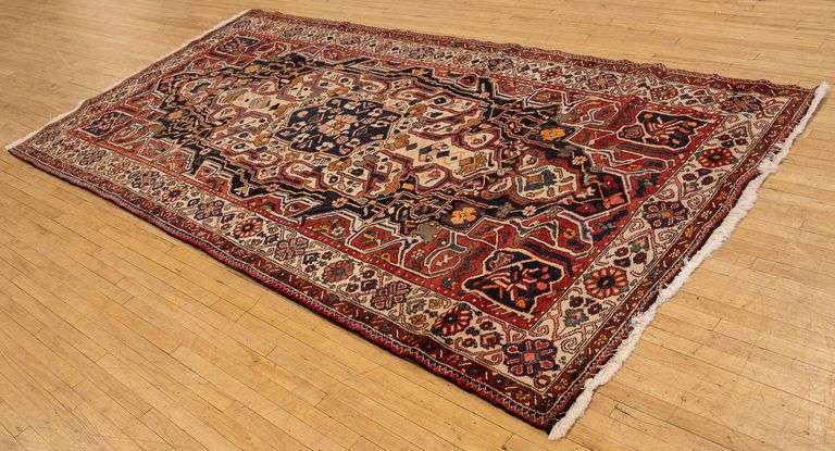 BAKHTIARI RUG