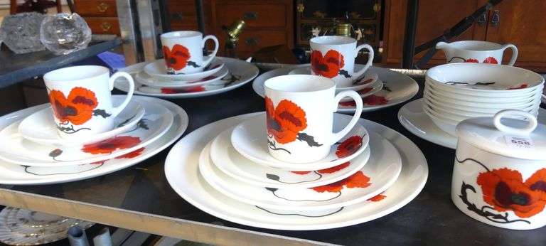WEDGWOOD SUSIE COOPER DESIGN "CORN POPPY" DINNERWARE