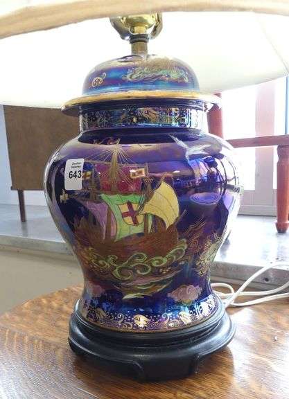 MALING POTTERY TABLE LAMP
