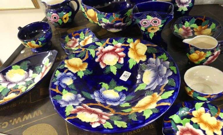 TWELVE PIECES OF MALING POTTERY