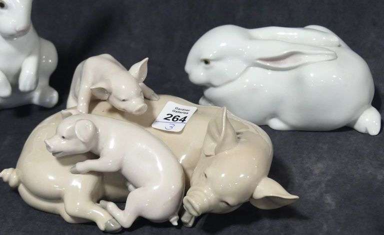 THREE LLADRO FIGURINES