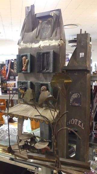 UNIQUE METAL WALL HANGING