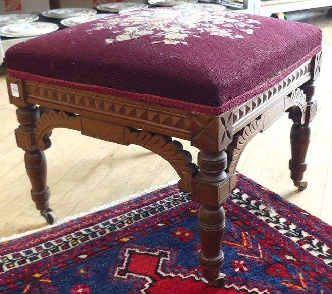 VICTORIAN NEEDLEPOINT FOOTSTOOL