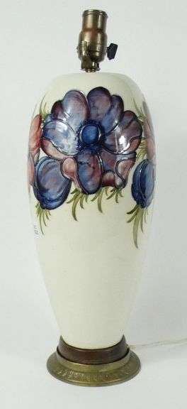 LARGE MOORCROFT TABLE LAMP