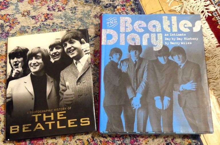 BOX LOT OF RECORDS AND BOOKS