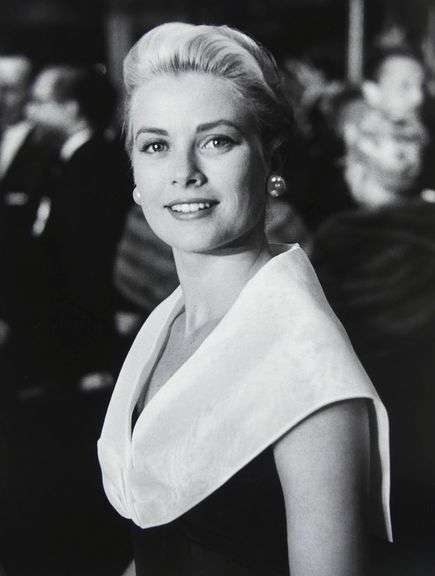 PORTRAIT LITHOGRAPH OF GRACE KELLY