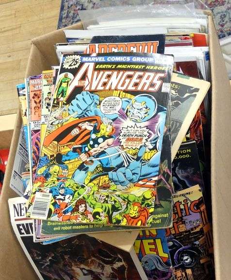 BOX LOT OF COMIC BOOKS