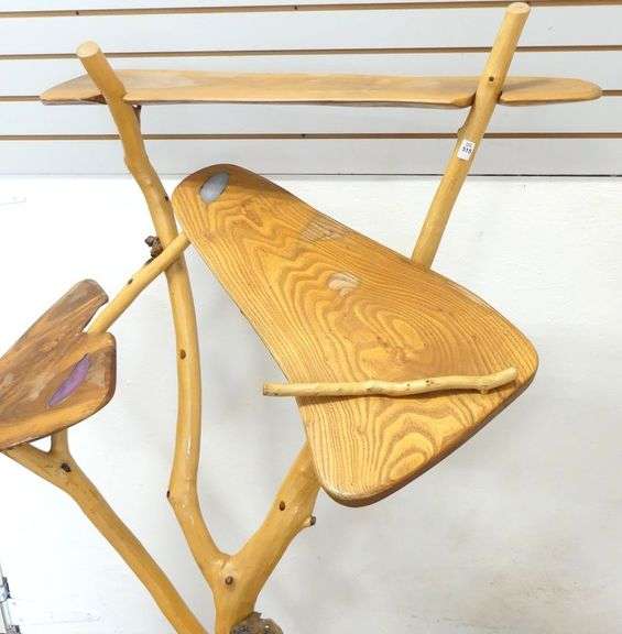 RUSTIC WOODEN ARTIST EASEL