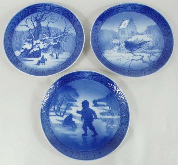 18 ROYAL COPENHAGEN PLATES