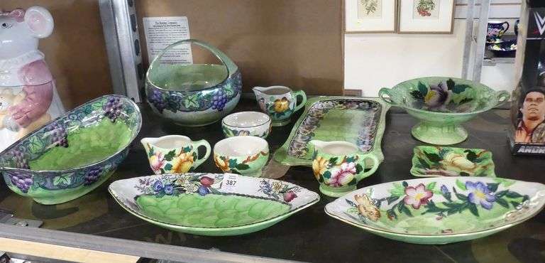 TWELVE PIECES OF MALING ART POTTERY