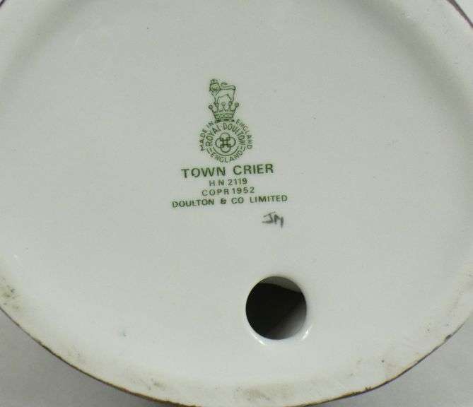 PAIR DOULTON "TOWN CRIER"