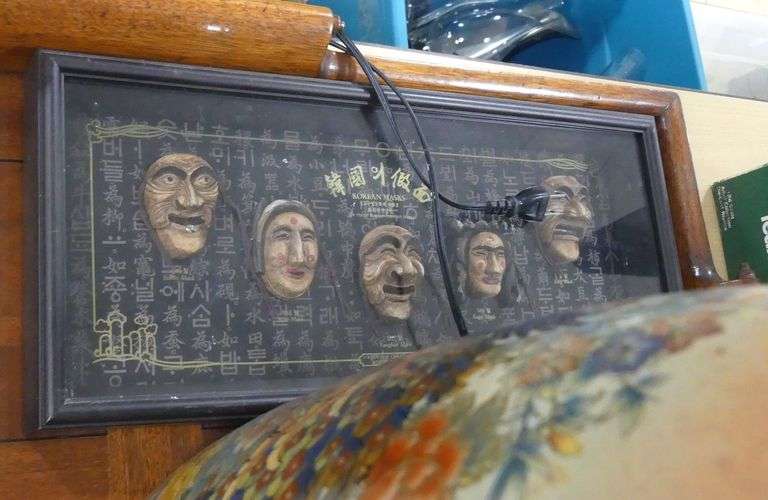 GROUP LOT OF ASIAN COLLECTIBLES