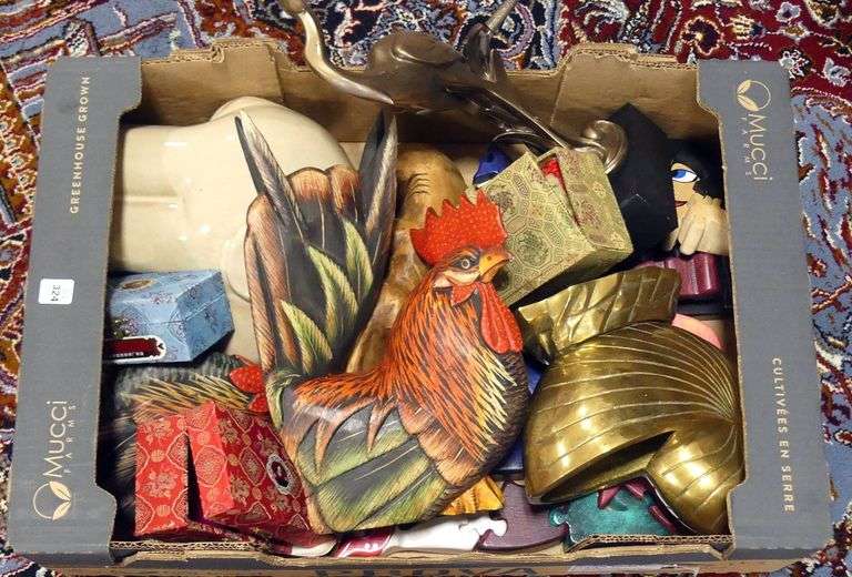 BOX LOT OF DECORATIVE ITEMS
