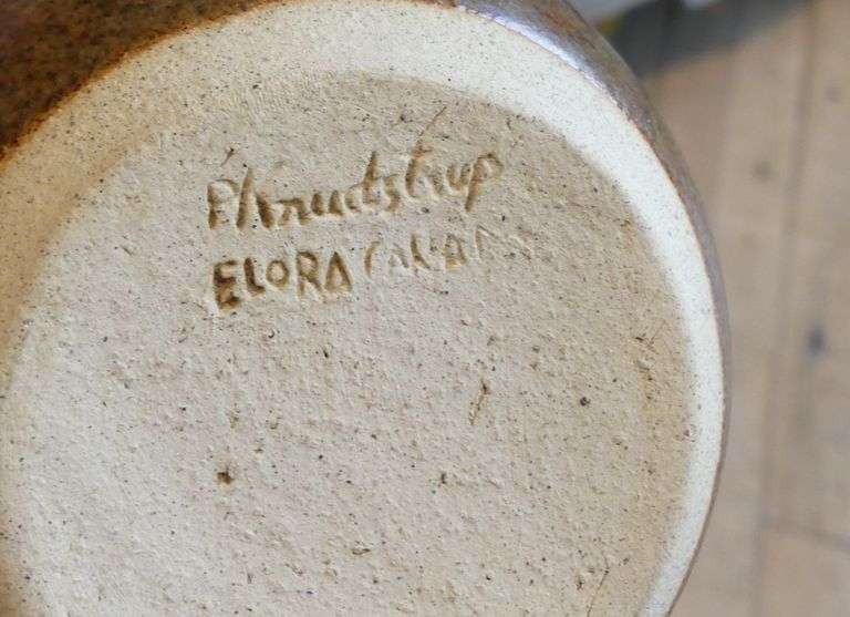 STONEWARE POTTERY BEAN SET