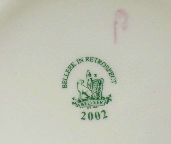 2 IRISH BELLEEK VASES