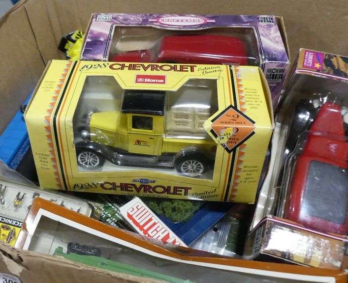 BOX LOT OF DIE-CAST MODELS, MODEL TRAINS AND ACCESSORIES