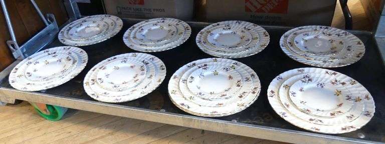 AYNSLEY "GAIETY" DINNERWARE