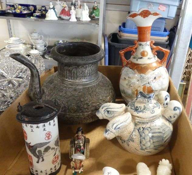 BOX LOT OF ASIAN ITEMS