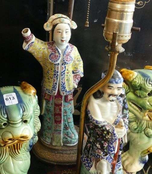 CHINESE PORCELAIN LAMPS AND FOO DOG FIGURINES