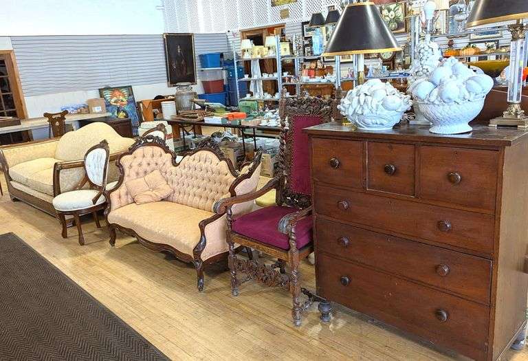 ANTIQUE FURNISHINGS, DECORATIVE ARTS, SILVER, COLLECTIBLES & BOX LOTS