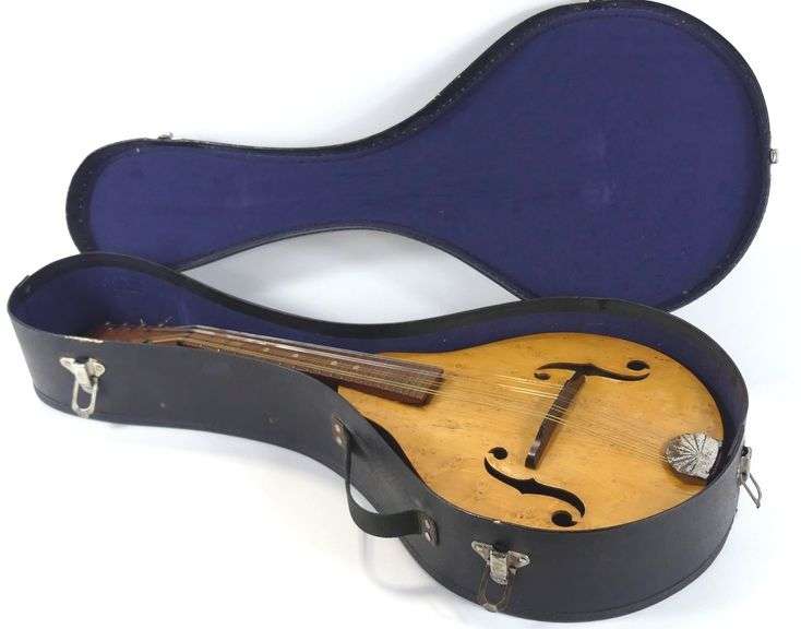 MANDOLIN