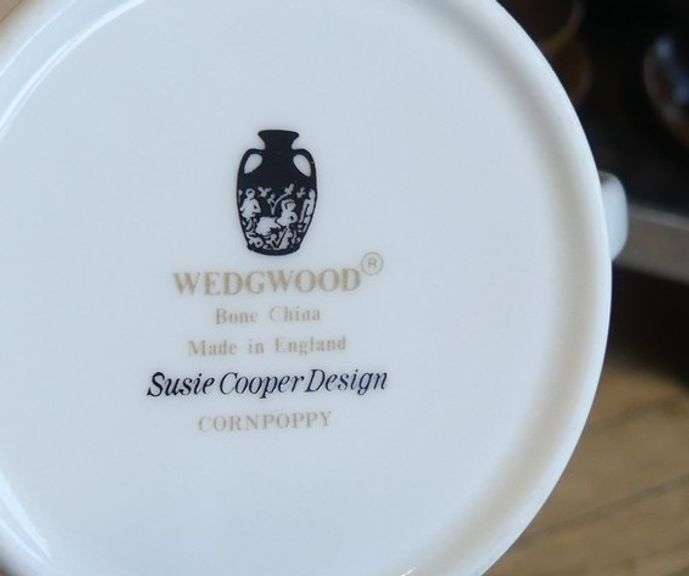 WEDGWOOD SUSIE COOPER DESIGN "CORN POPPY" DINNERWARE