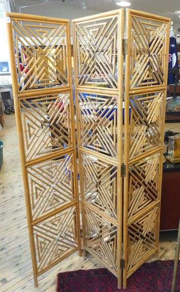 THREE-PANEL RATTAN FLOOR SCREEN