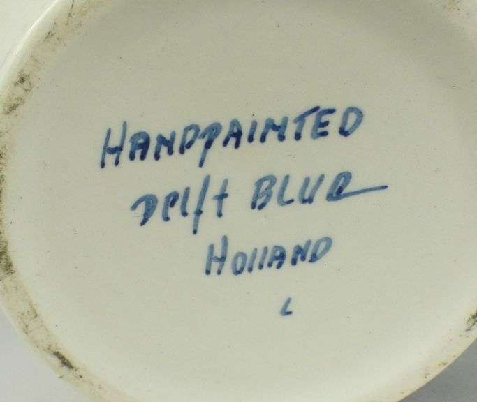 SET THREE DELFT JARS