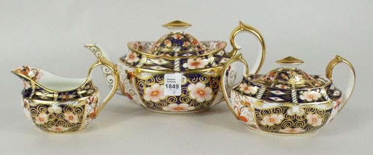 DERBY THREE-PIECE TEA SERVICE