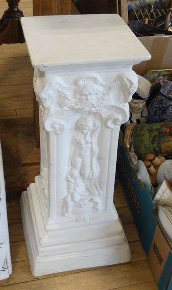 OAK PEDESTAL AND CERAMIC PEDESTAL