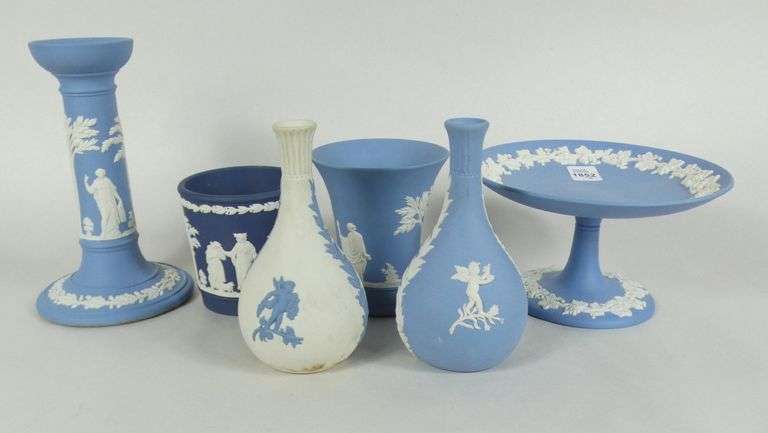 6 PIECES OF WEDGWOOD JASPER