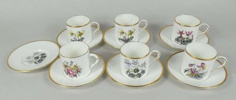 SET 6 CUPS & SAUCERS  & EXTRA SAUCER