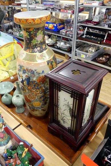 GROUP LOT OF ASIAN COLLECTIBLES