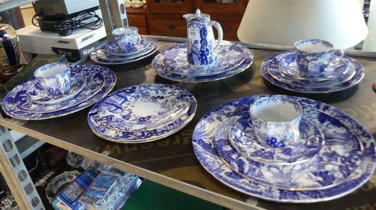ROYAL CROWN DERBY "BLUE MIKADO" DINNERWARE