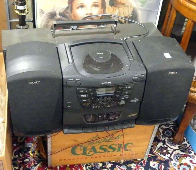 STEREOS, PRINT, LAMP, CRATE AND WINDOWS