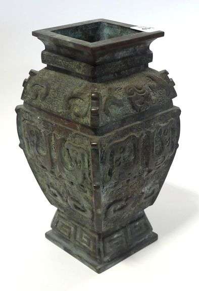 CHINESE BRONZE VASE