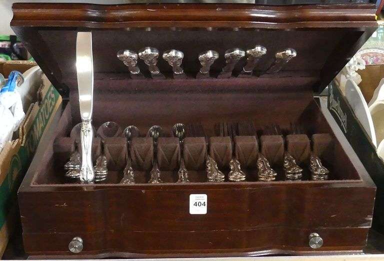 ROGERS BROS. "ORLEANS" FLATWARE