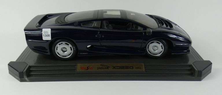 LARGE DIE-CAST JAGUAR