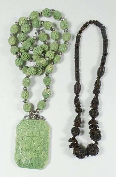 VINTAGE BAKELITE & PLASTIC