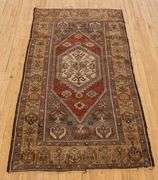 ANTIQUE PERSIAN RUG