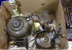 BOX LOT OF LIGHTING