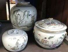 THREE PIECES OF CHINESE FAMILLE ROSE PORCELAIN