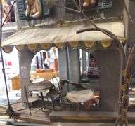 UNIQUE METAL WALL HANGING