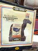 EIGHT COLLECTIBLE LIQUOR BOTTLES