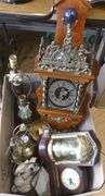 BOX LOT OF LAMPS AND CLOCKS
