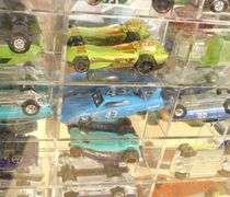 LARGE CASE OF TOY CARS