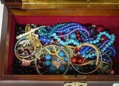 JEWELLERY BOX WITH CONTENTS