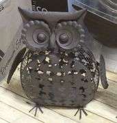 BIN LOT OF DECORATIVE ITEMS