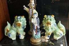CHINESE PORCELAIN LAMPS AND FOO DOG FIGURINES